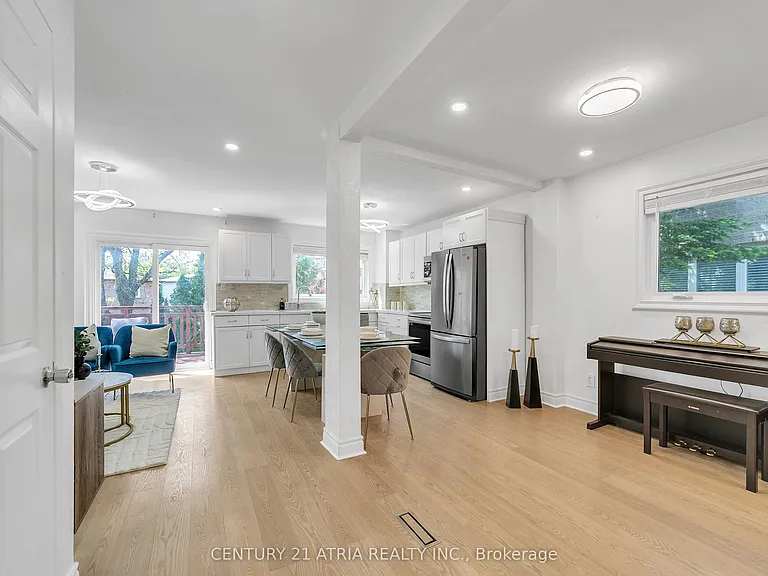 10 Park Lane Cir — Photo 15