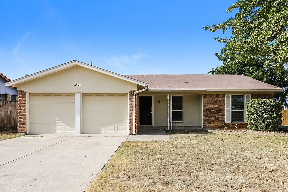 4 bed, 2.0 bath, 1291 sqft, $1,990 — Photo 1