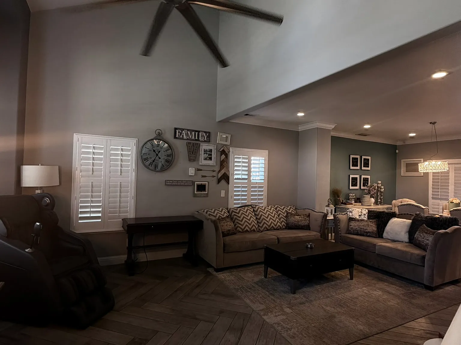 5 bed, 2.5 bath, 2122 sqft, $3,900 — Photo 3