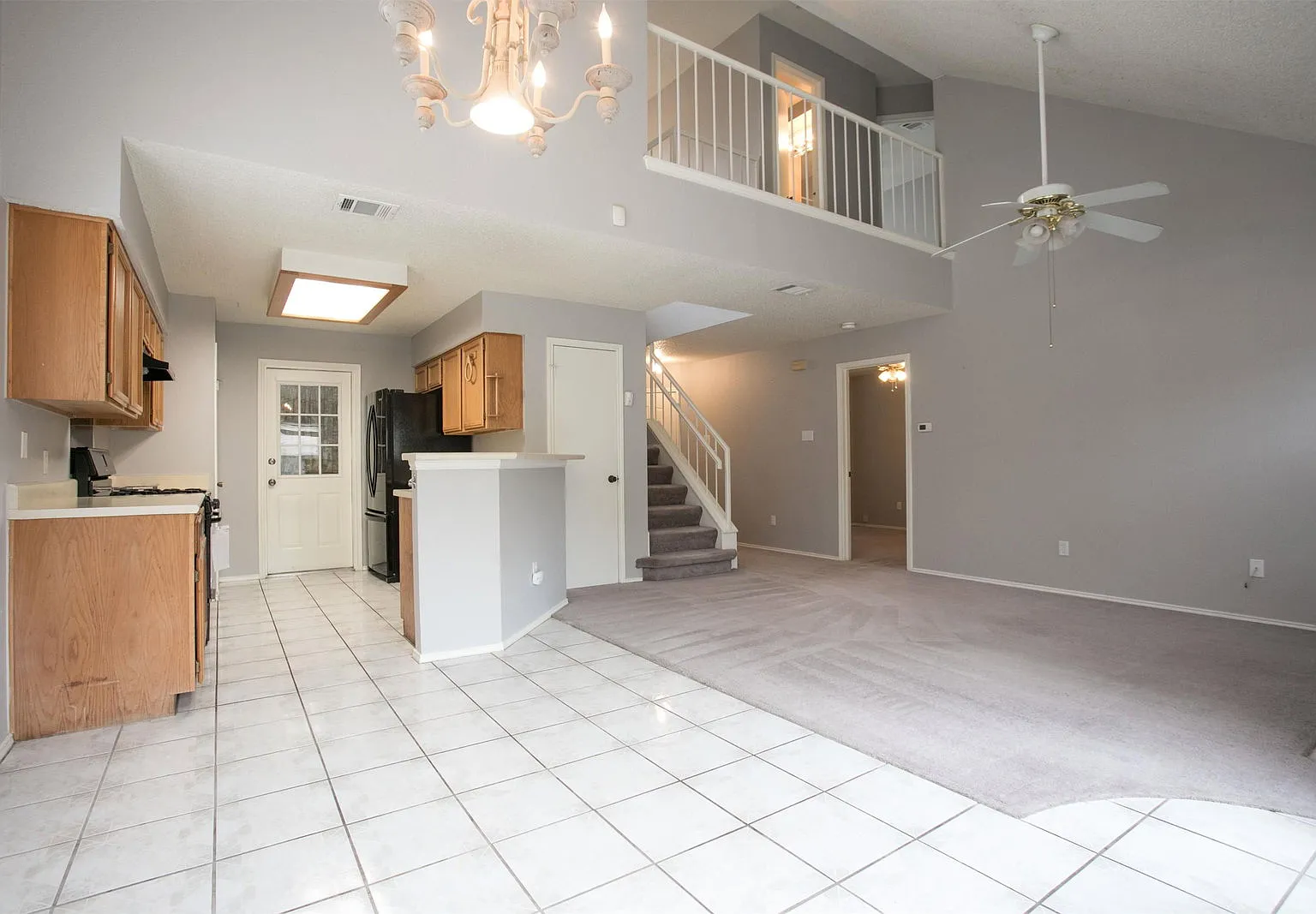 3 bed, 2.5 bath, 1294 sqft, $2,250 — Photo 3
