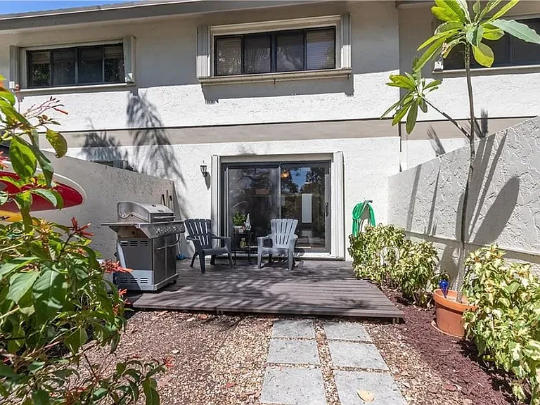 3062 S Oakland Forest Dr — Photo 10