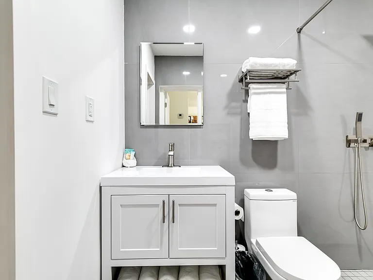 1734 SW 23rd St #1 — Photo 12
