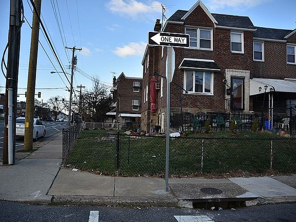 5th image of 4634 Ashville St