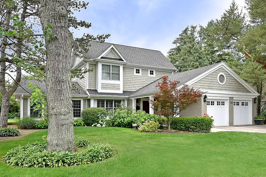 620 Windsor Rd photo 1