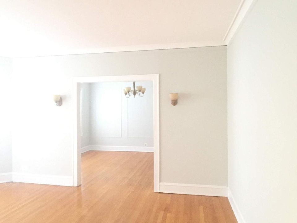 1st image of 923 Hinman Ave APT 2H