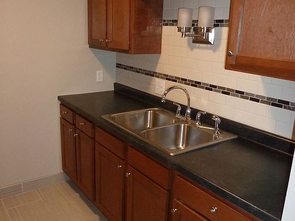 3rd image of 1230 E Singer Cir APT 105
