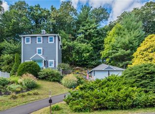 17 Oxford Ct, Simsbury, CT 06070