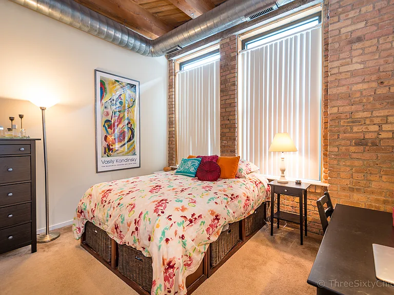 1040 W Adams St #309 — Photo 10