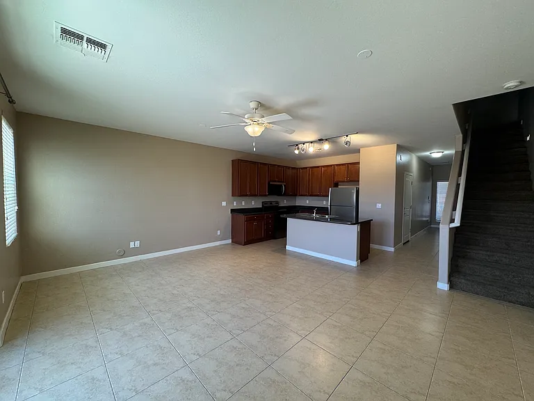 1115 E Cedar St — Photo 3