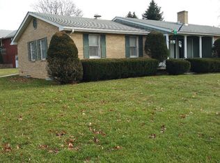136 Indiana Ave, Houston, PA 15342