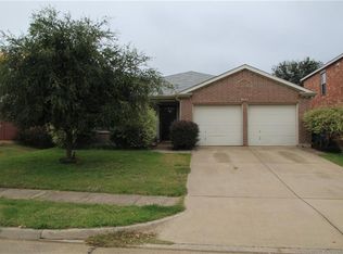 215 Oakhurst Dr, Seagoville, TX 75159