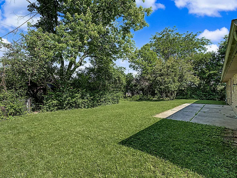 819 Gleneagle Dr — Photo 32
