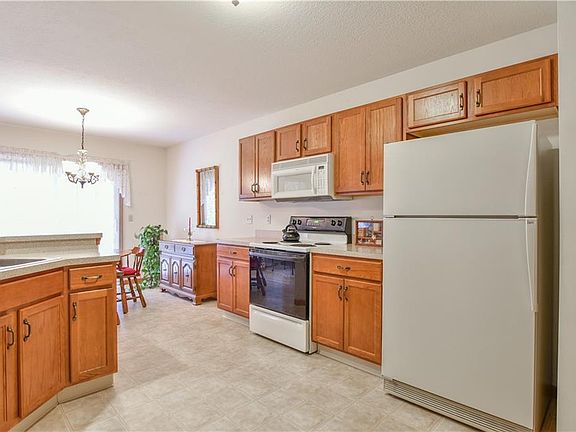 3rd image of 5800 Herons Blvd #5800