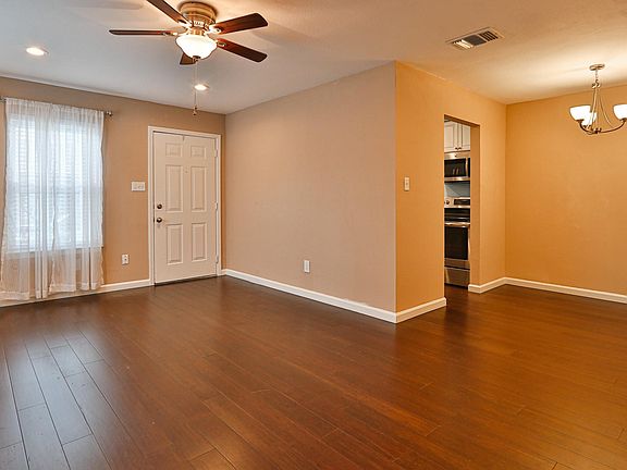 3rd image of 107 E Willowick Ave APT 1