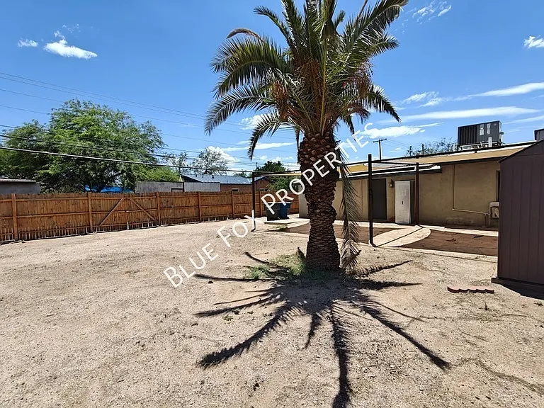 619 S Highland Ave — Photo 44