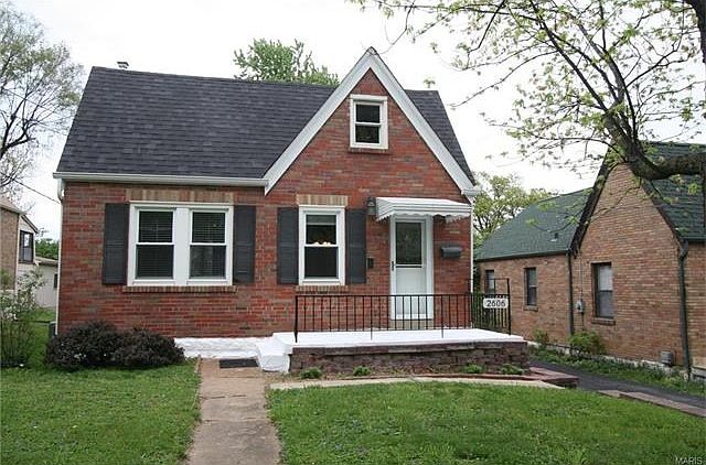 1st image of 2606 Chaucer Ave
