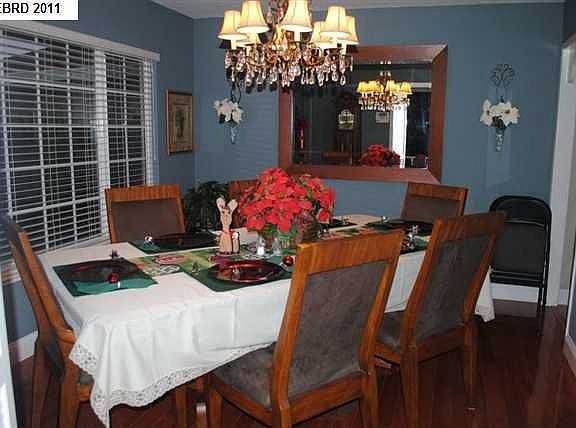 5th image of 3751 Roundhill Dr