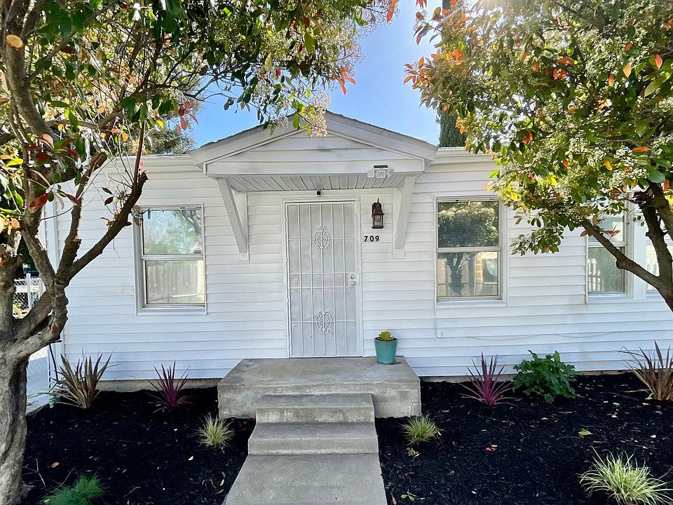 1st image of 709 Lemon St