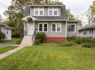 340 W School St, Villa Park, IL 60181