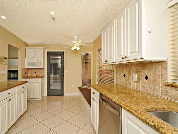 5th image of 3987 Saint Armens Cir