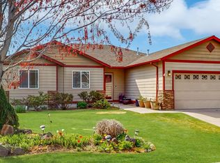 2655 NE 9th St, Redmond, OR 97756