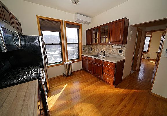 3rd image of 23-30 31st Ave #2