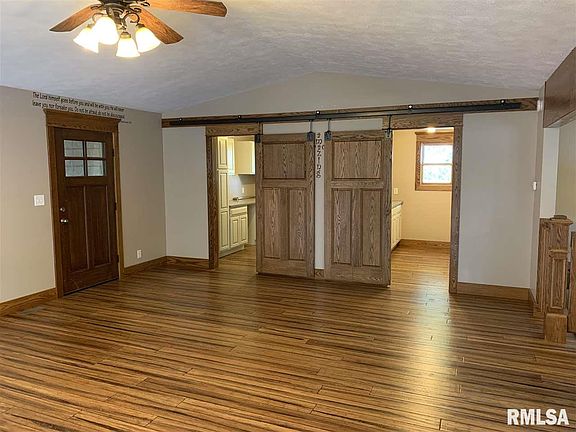 5th image of 20703 Stewart St