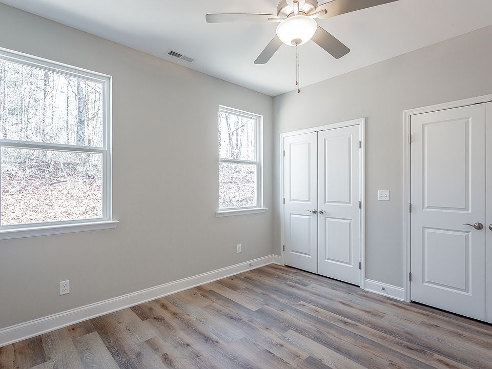 1st image of 132 Hogan Heights Dr