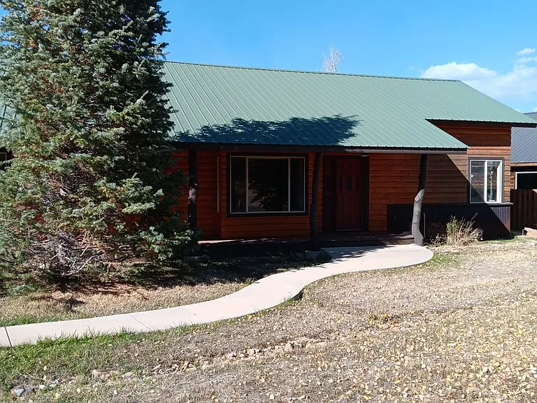 182 Driftwood Dr — Photo 2