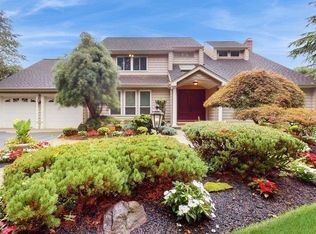15 Tammi Ct, Kings Park, NY 11754