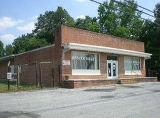 1744 N Limestone St, Gaffney, SC 29340