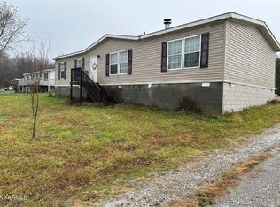 204 Cowan Ln, La Follette, TN 37766