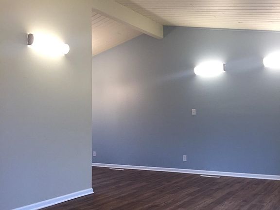 5th image of 940 N Oakwood St