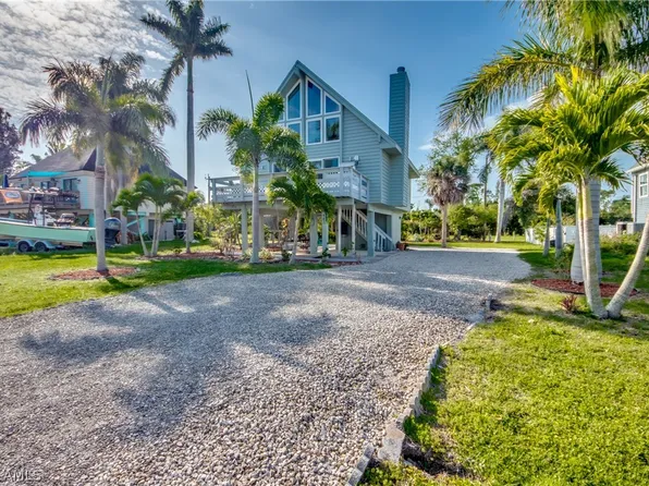 7443 Pomegranate Dr, Bokeelia, FL 33922