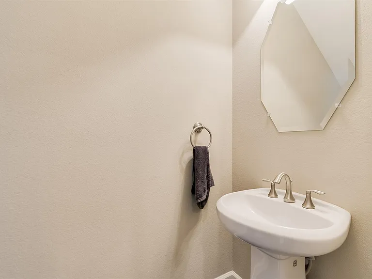 5807 Larkin St — Photo 12