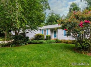 100 Drayton Cir, Flat Rock, NC 28731