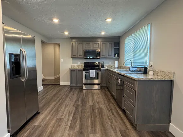 (undisclosed Address), Bloomington, IN 47401