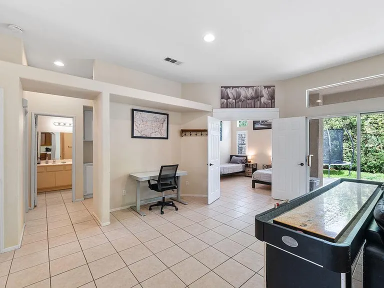 39510 Saint Honore Dr — Photo 15