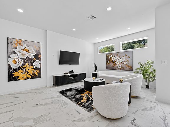 3rd image of 2910 El Fenice Ln