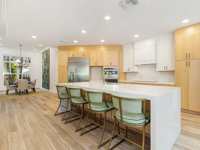 3317 Embassy Dr — Photo 9