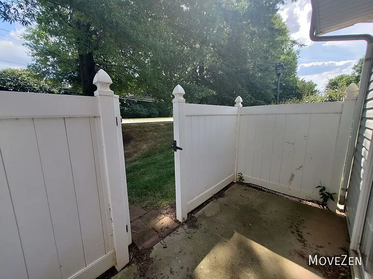 8955 Gerren Ct — Photo 32