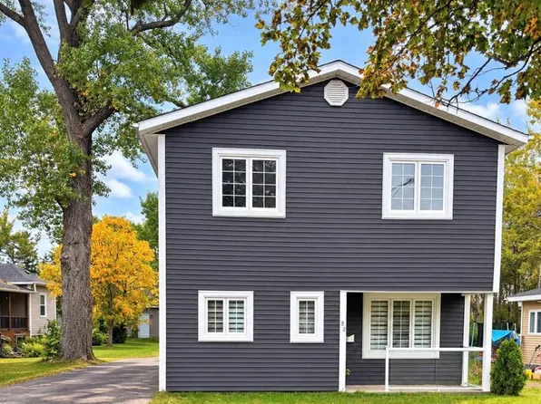 82 Lincoln Road, Grand Falls Windsor, NL A2A1N5