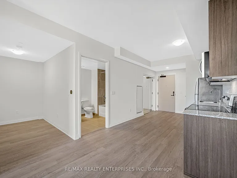 1415 Dundas St E #511 — Photo 6