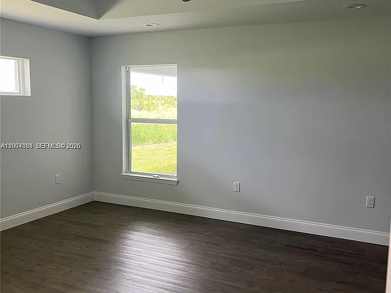 634 Royce Rd — Photo 7