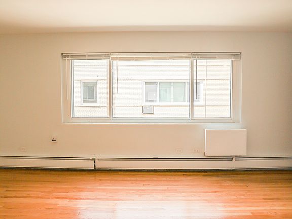 2nd image of 6717 N Hermitage Ave #7C