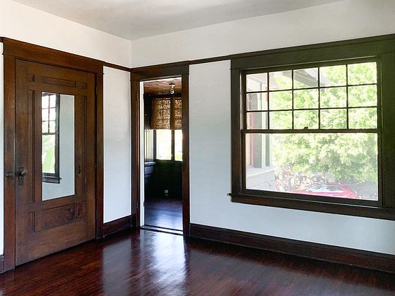 3rd image of 2152 Elsinore St #2152