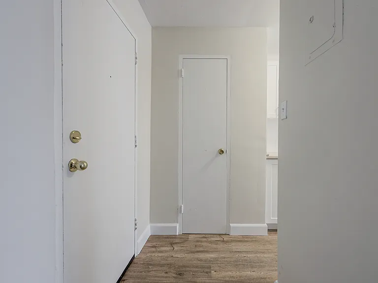 1510 Queenston Rd — Photo 7