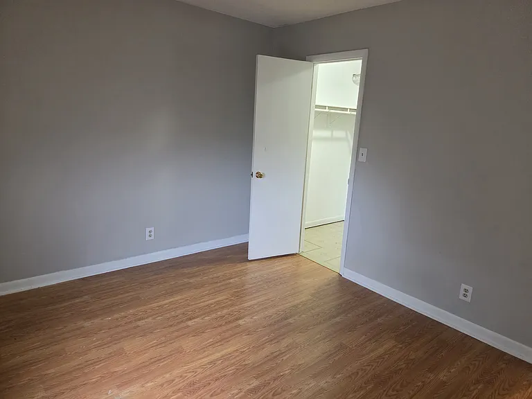 42 Janice St #5 — Photo 6