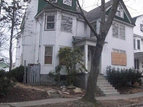 2nd image of 112 Charles St