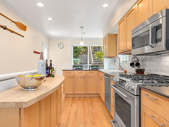 5th image of 4188 42nd Ave NE